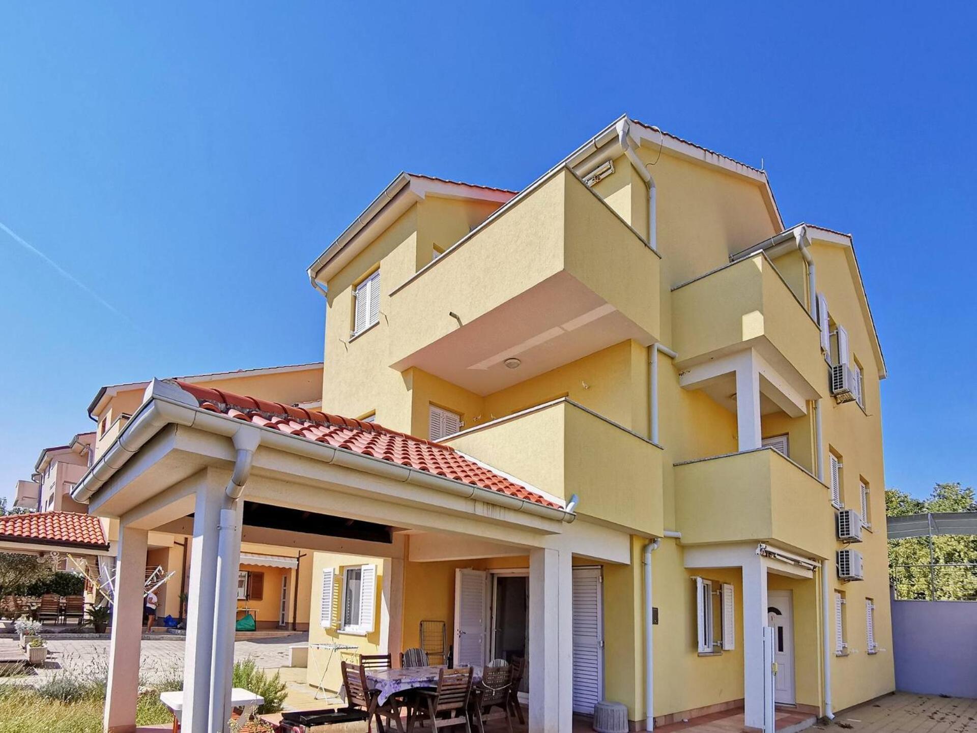 In Turizam Apartments Čižići Bagian luar foto