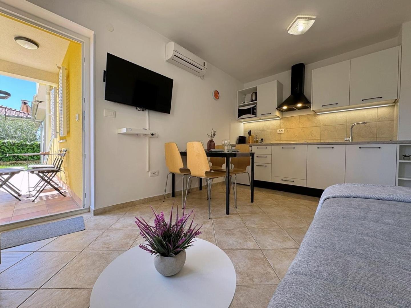 In Turizam Apartments Čižići Bagian luar foto